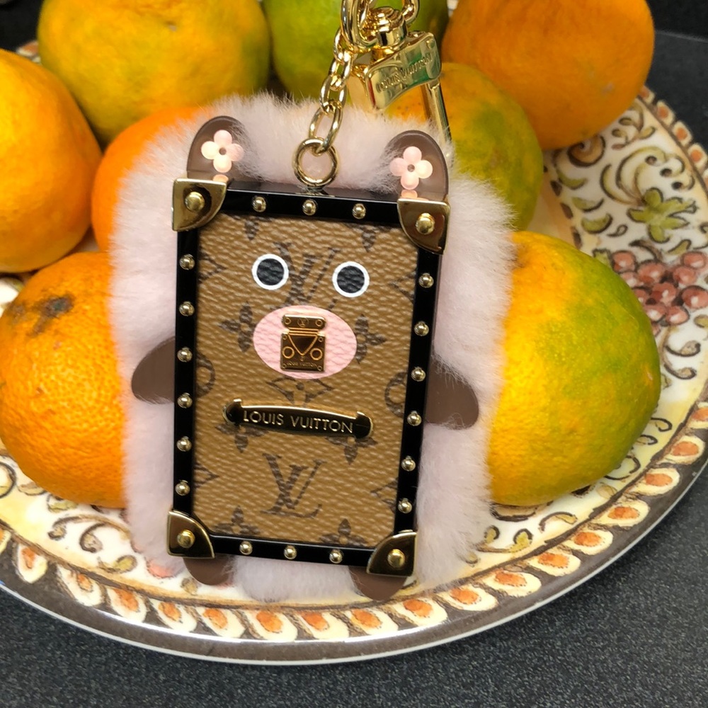 Louis Vuitton trunk eye Bear bag charm pink fur